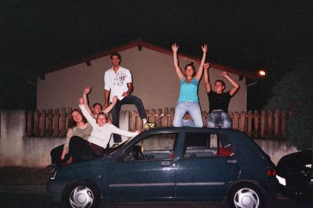 sur ma petite voiture